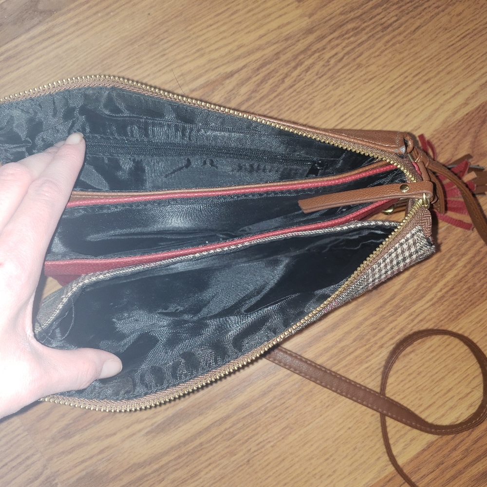 Crossbody - Picture 2 of 3